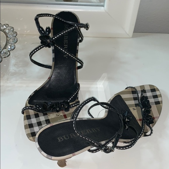Burberry sandals 9 1/2 - Picture 6 of 6
